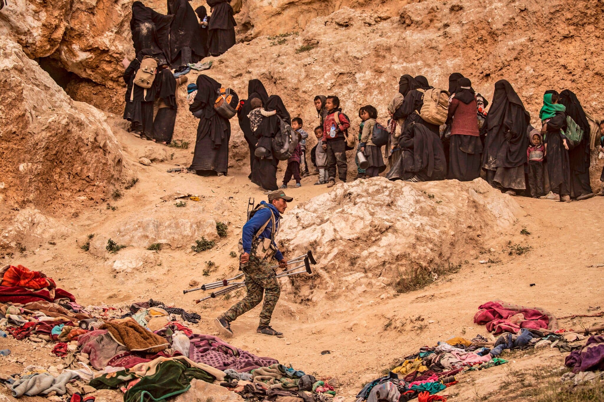 هاربون من مخيم الباغوز آخر معاقل تنظيم الدولة في سوريا | AFP - Getty Images